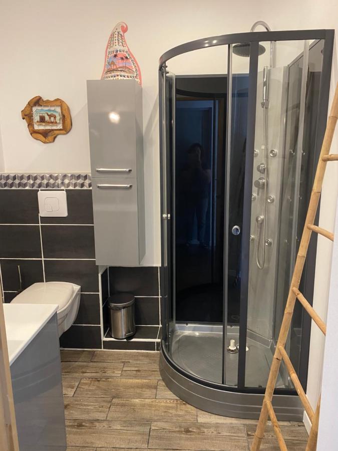 Ravissant Pied A Terre Pour Deux. Villa Gourin Екстериор снимка